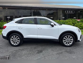 Used Audi Q3 2023 for sale - 77812484: Photo