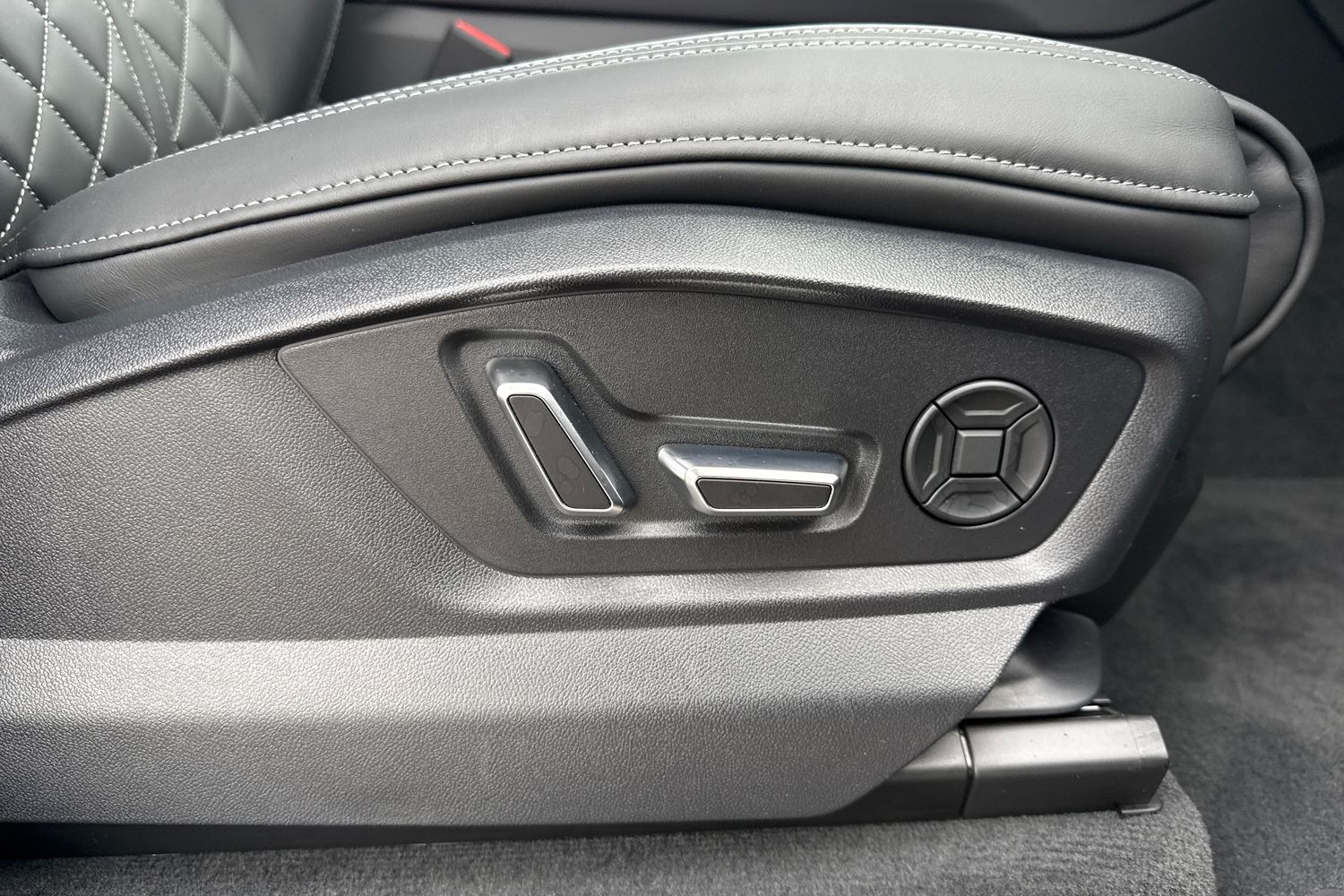 Used Audi SQ8 2025 for sale - 76320341: Photo 28