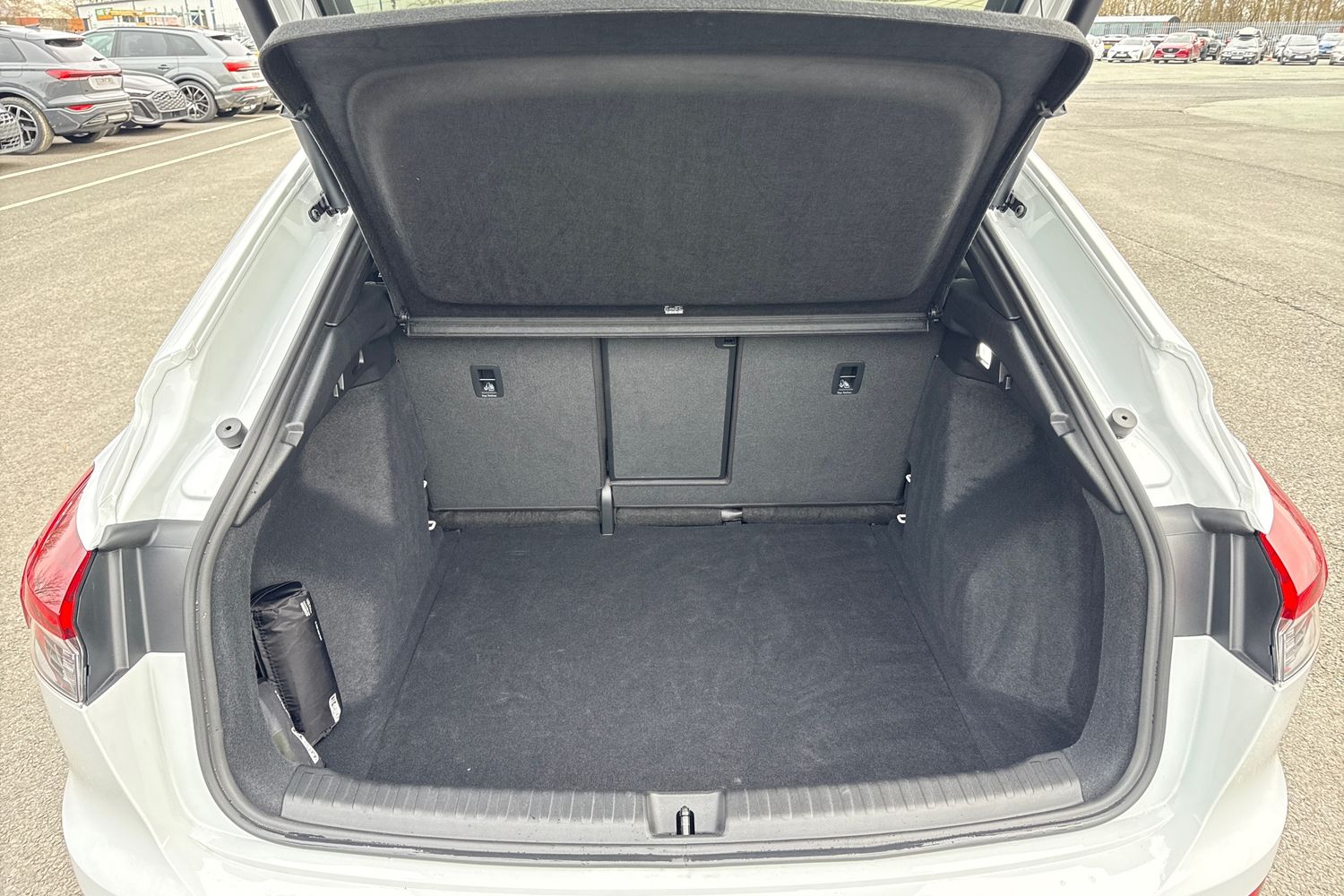 Used Audi Q4 e-tron 2025 for sale - 77601640: Photo 6