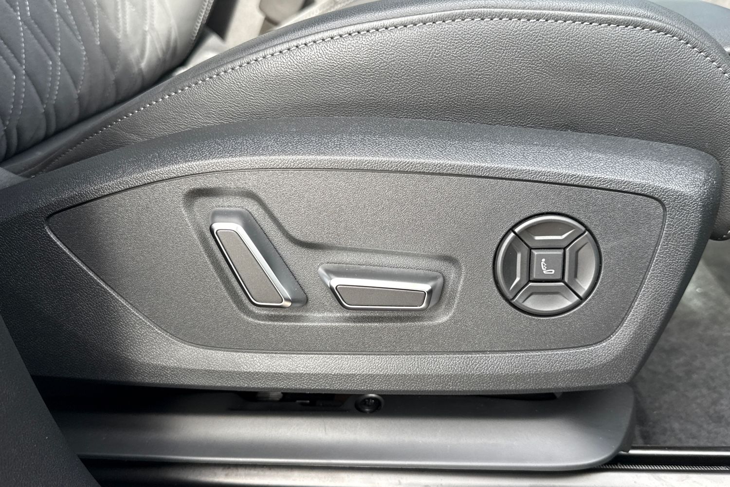 Used Audi Q6 e-tron 2025 for sale - 76220208: Photo 30