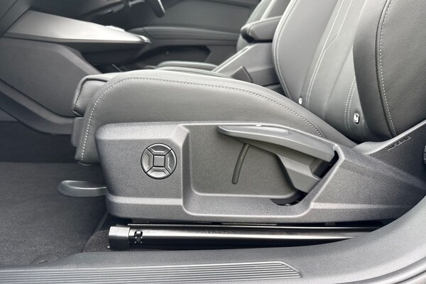 Used Audi Q4 e-tron 2025 for sale - 75557060: Photo 44