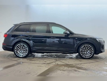 Used Audi Q7 2025 for sale - 76847869: Photo