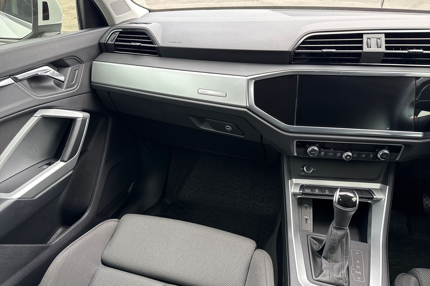 Used Audi Q3 2019 for sale - 77829527: Photo 15