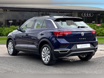 Used Volkswagen T-Roc 2020 for sale - 76353132: Photo