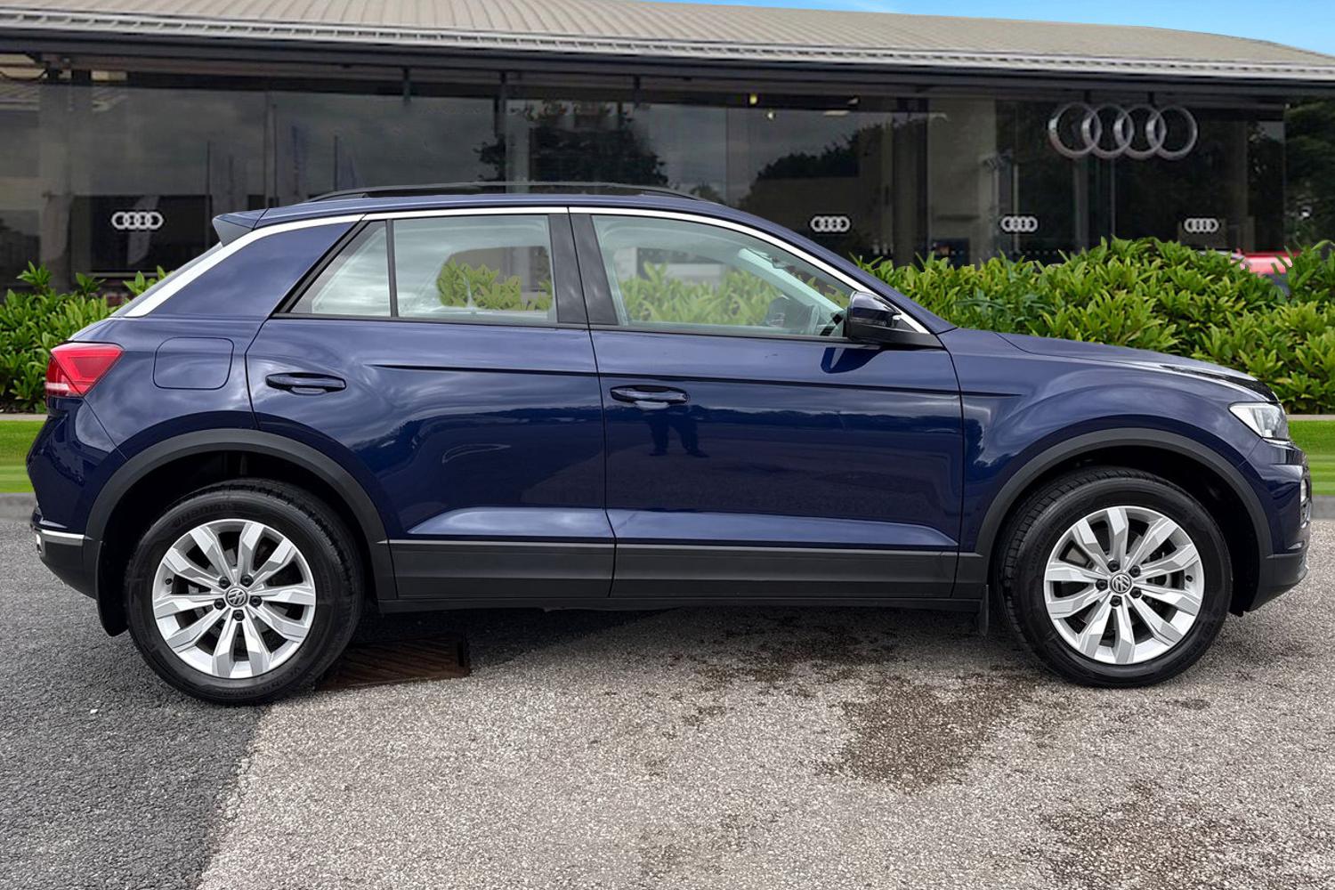 Used Volkswagen T-Roc 2020 for sale - 76353132: Photo 3