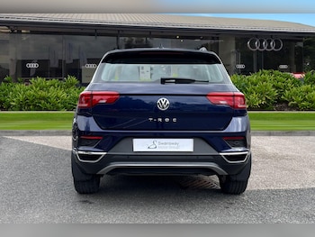 Used Volkswagen T-Roc 2020 for sale - 76353132: Photo
