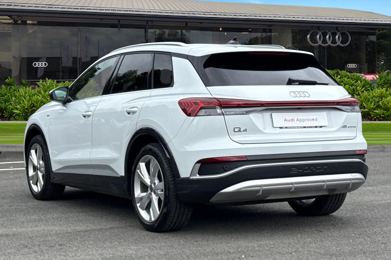 Used Audi e-tron 2024 for sale - 76027174: Photo 2