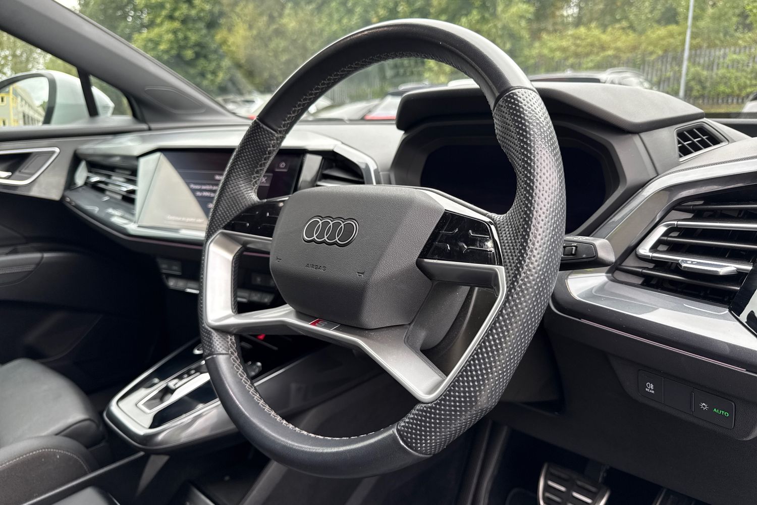 Used Audi e-tron 2024 for sale - 76027174: Photo 48