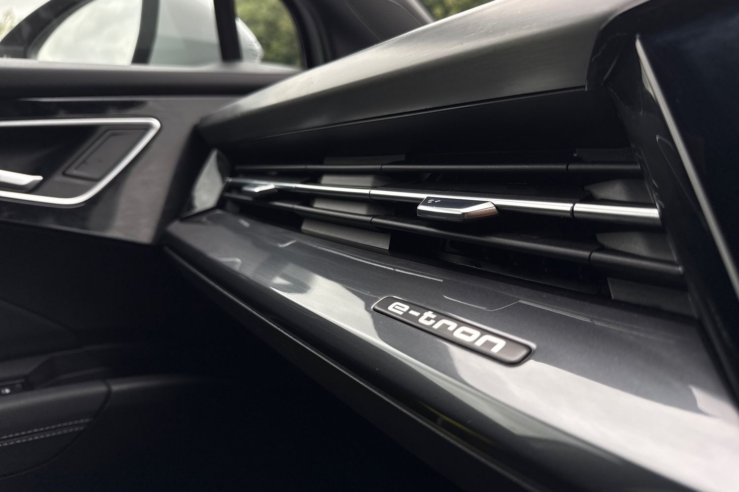 Used Audi e-tron 2024 for sale - 76027174: Photo 49