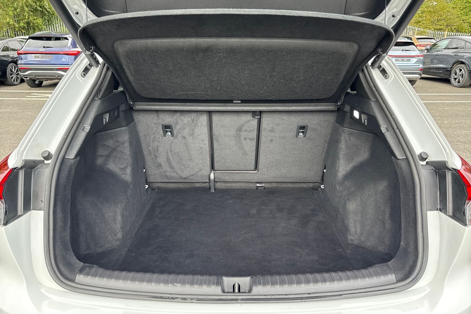Used Audi e-tron 2024 for sale - 76027174: Photo 7