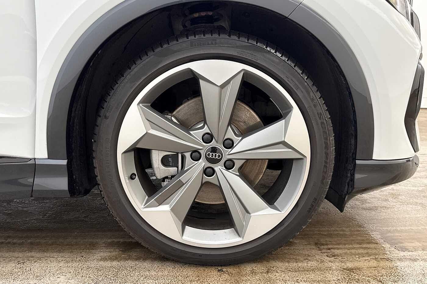 Used Audi Q4 e-tron 2024 for sale - 76353115: Photo 6