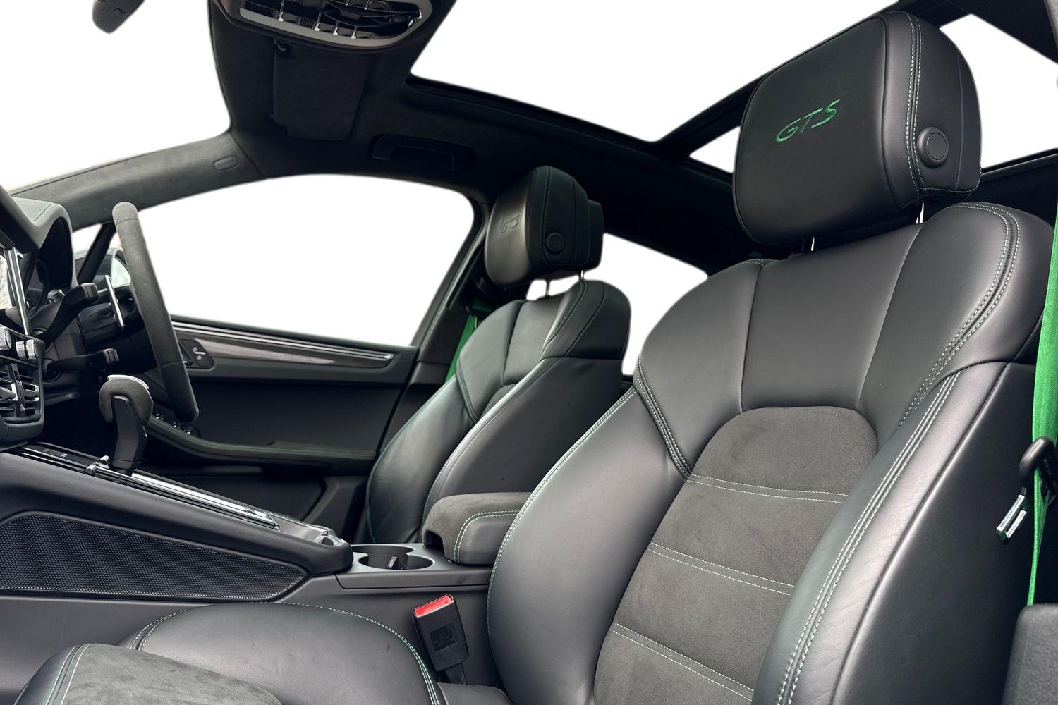 Used Porsche Macan 2023 for sale - 76569575: Photo 15