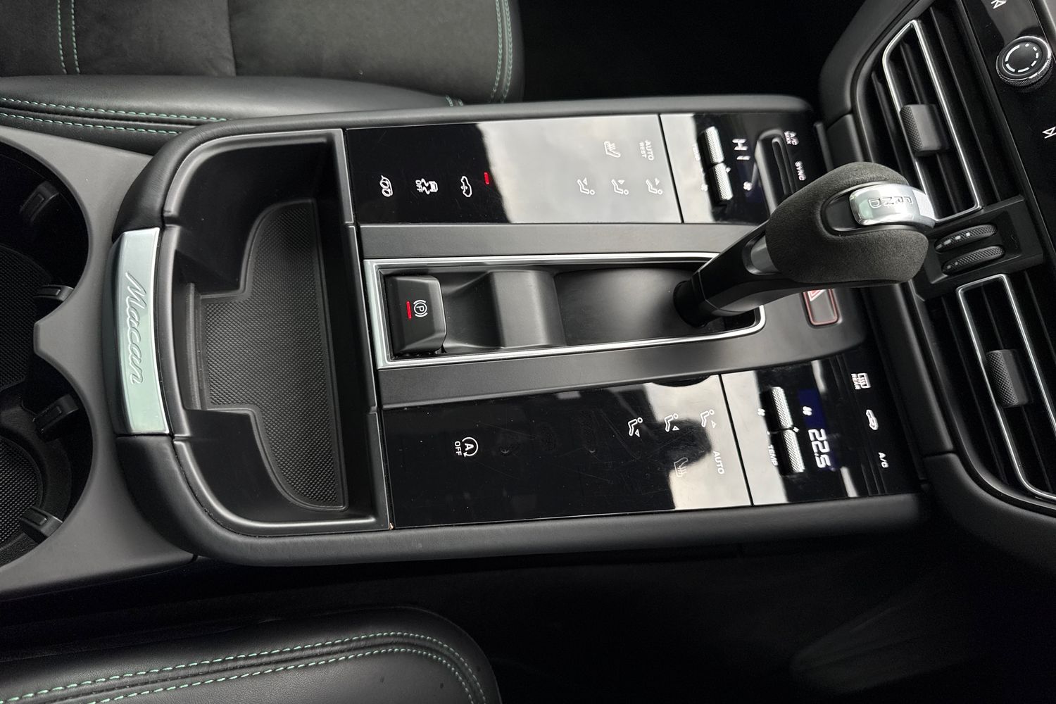 Used Porsche Macan 2023 for sale - 76569575: Photo 22