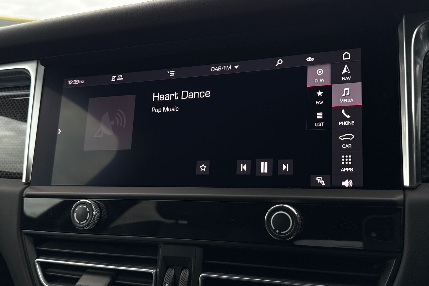 Used Porsche Macan 2023 for sale - 76569575: Photo 42