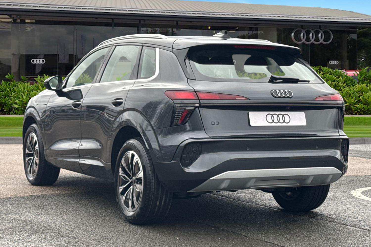 Used Audi Q3 2026 for sale - 77355392: Photo 2