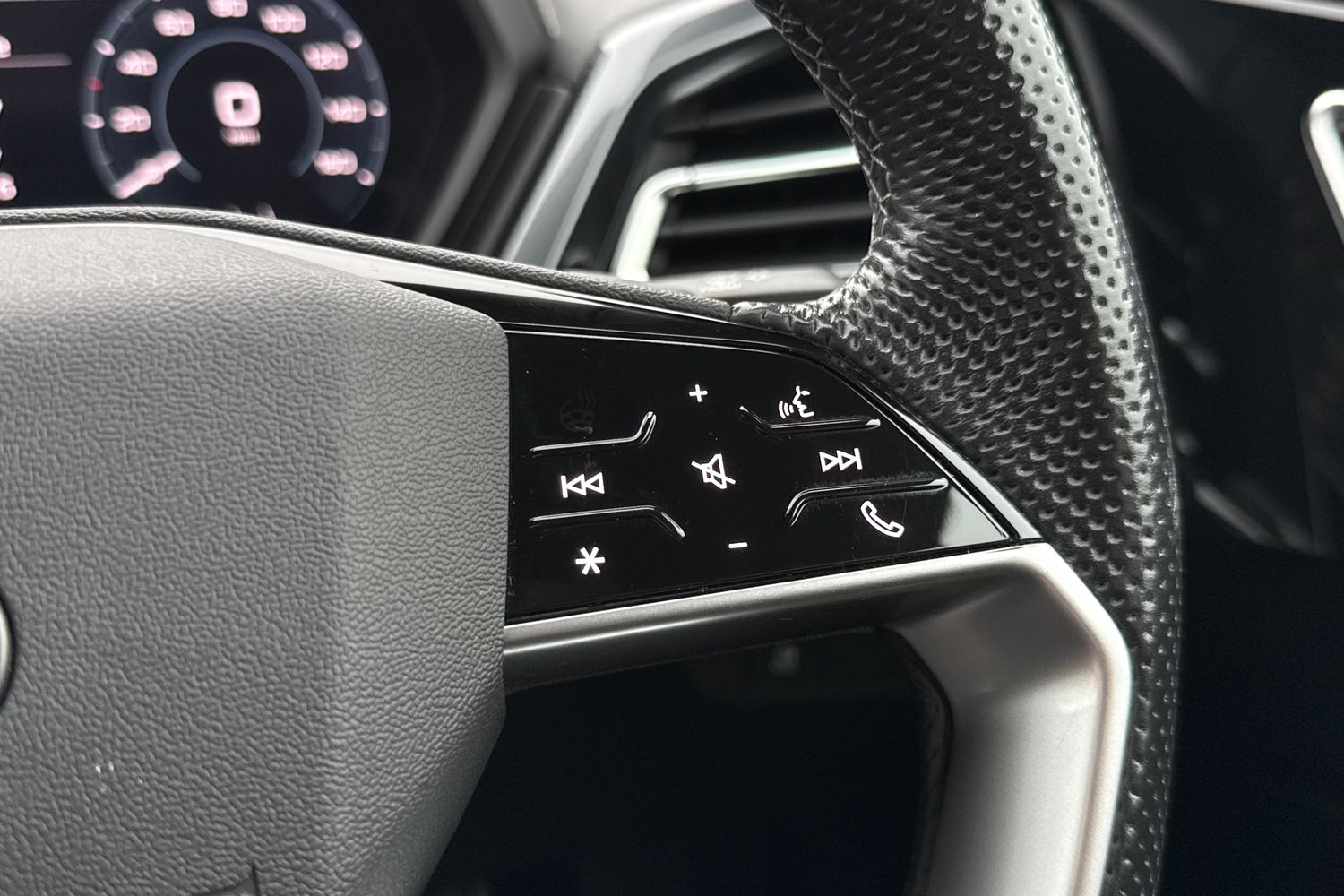 Used Audi Q4 e-tron 2024 for sale - 77812663: Photo 48