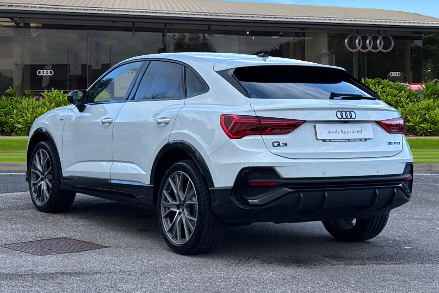 Used Audi Q3 2025 for sale - 76401636: Photo 2