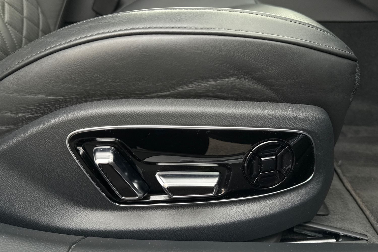 Used Audi A8 2023 for sale - 77500955: Photo 34