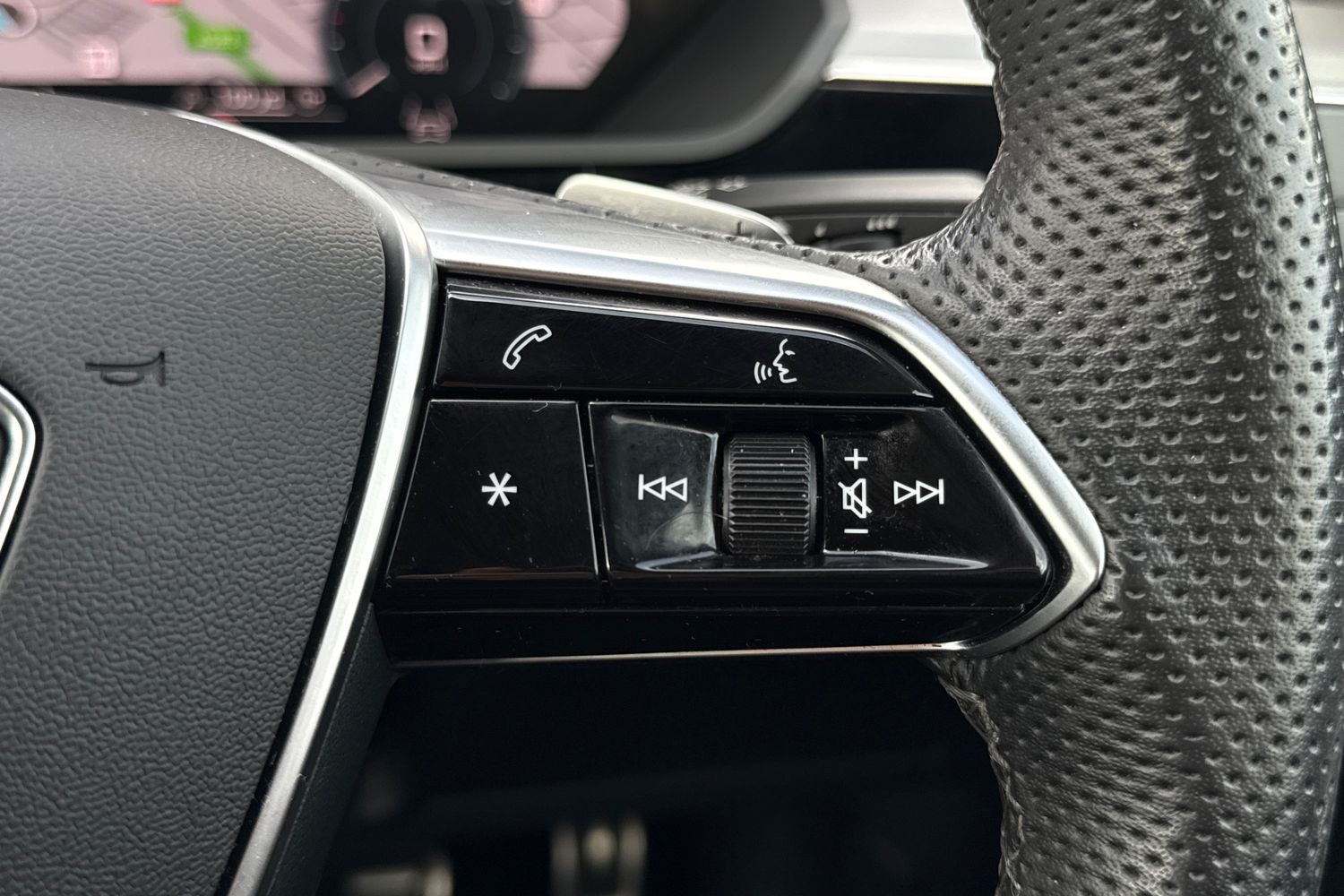 Used Audi Q8 2023 for sale - 78197698: Photo 54