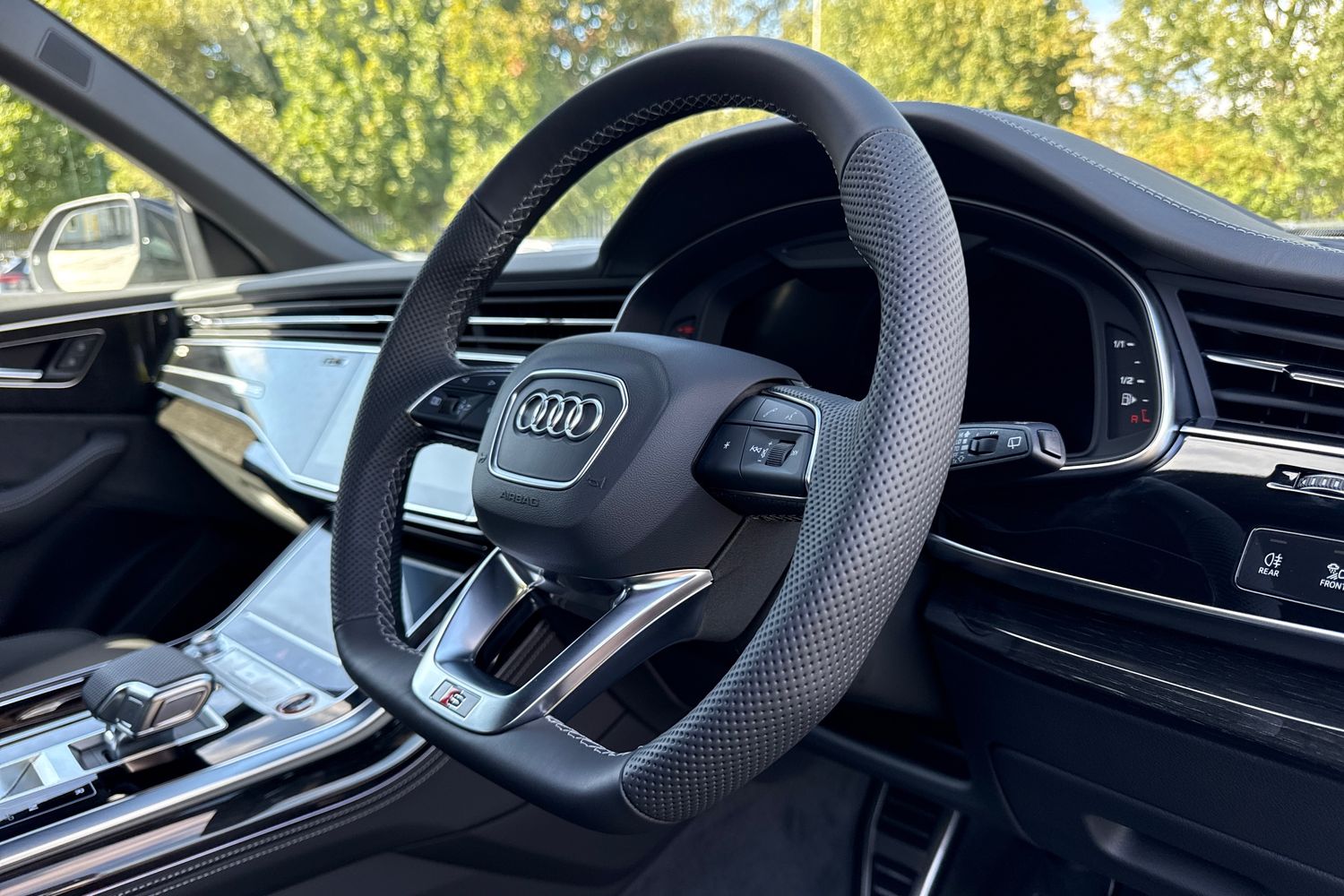 Used Audi SQ8 2025 for sale - 76351991: Photo 44
