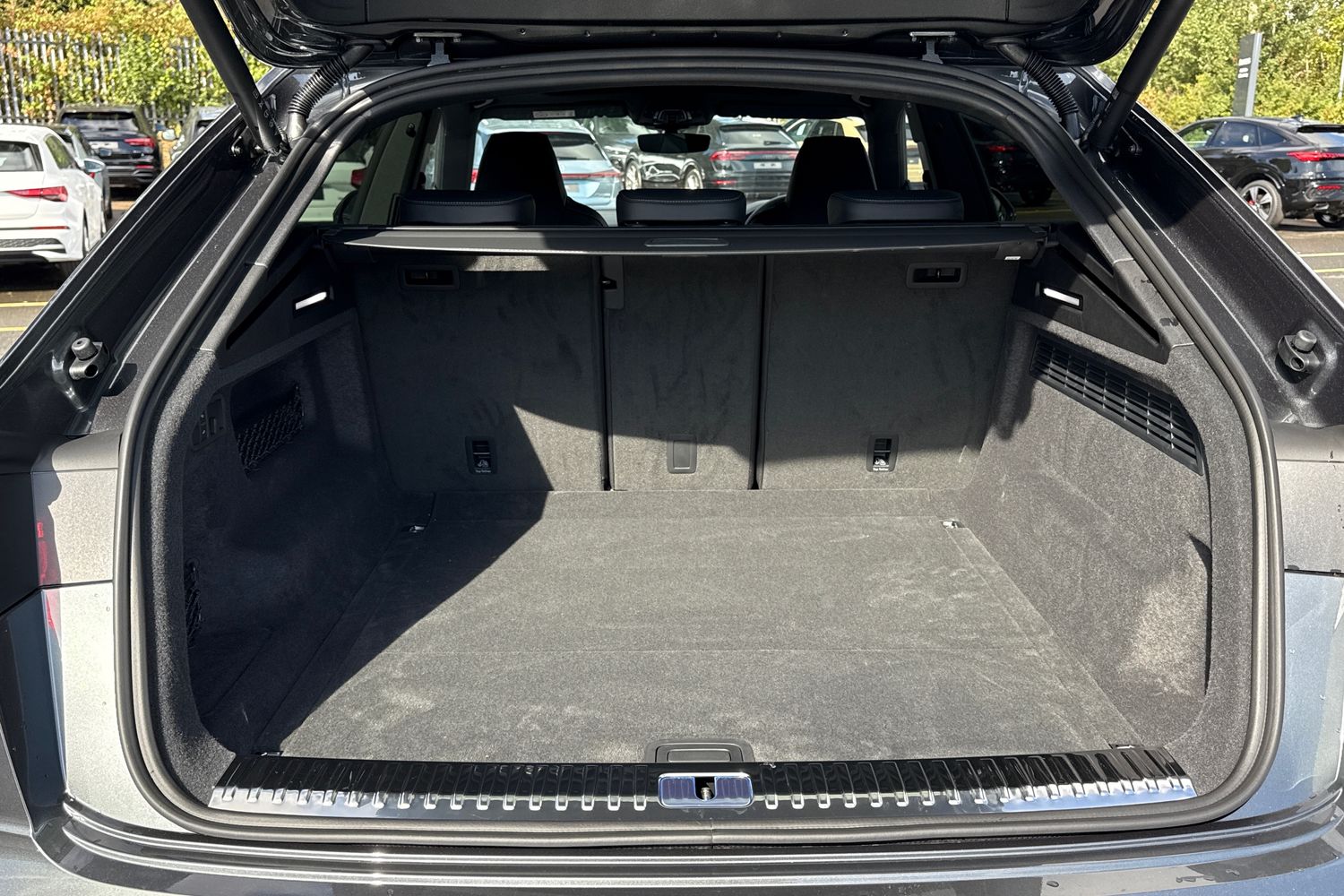 Used Audi SQ8 2025 for sale - 76351991: Photo 6