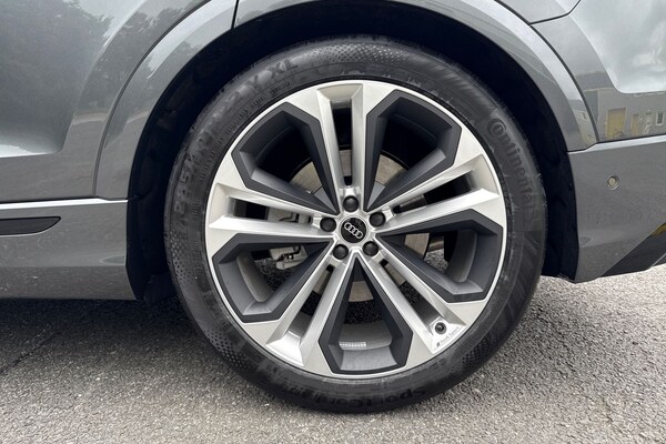 Used Audi Q8 2025 for sale - 75026634: Photo 11