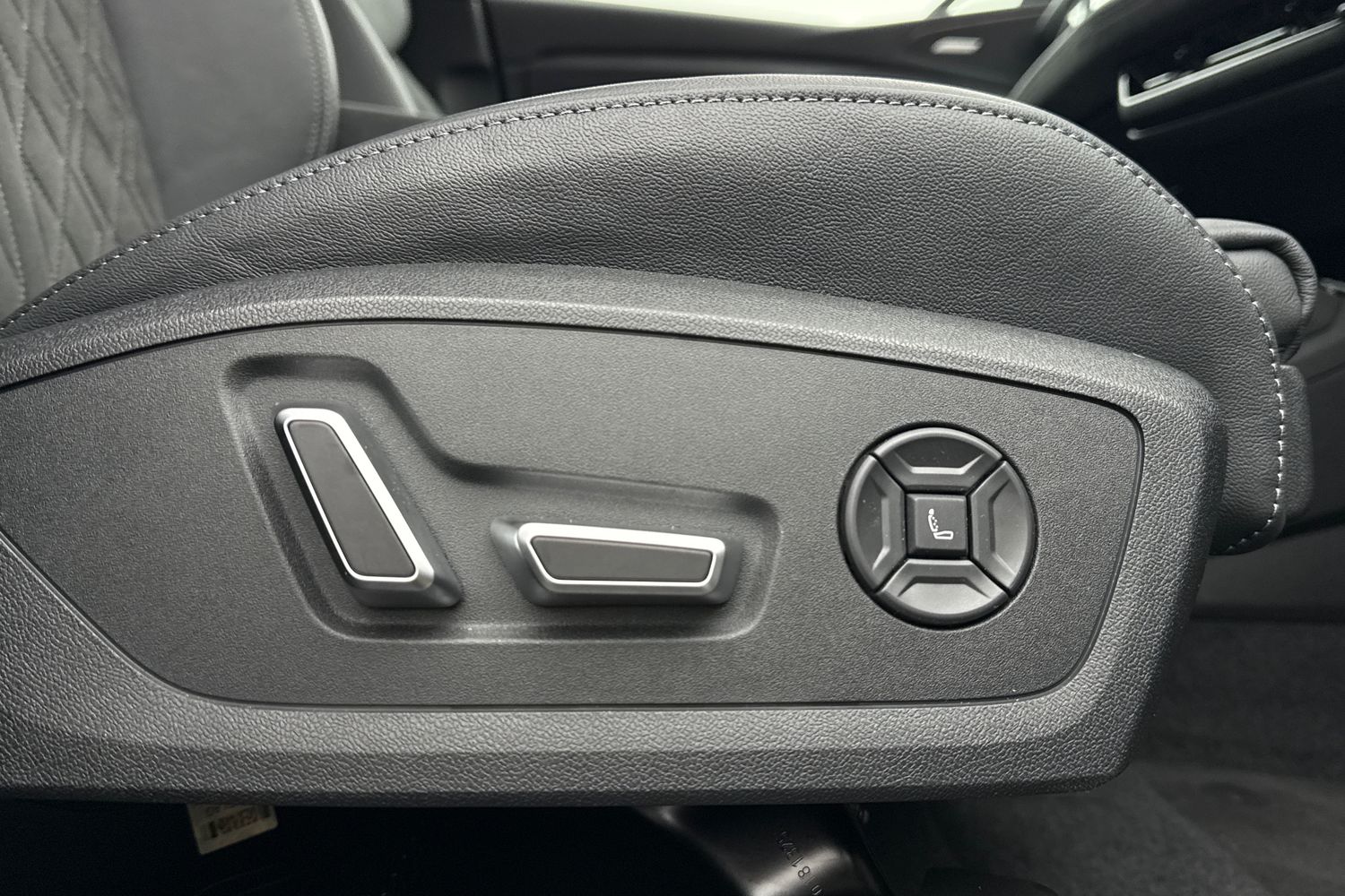 Used Audi Q6 e-tron 2025 for sale - 77458797: Photo 36