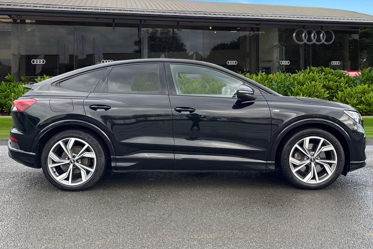 Used Audi Q4 e-tron 2022 for sale - 77262549: Photo 3