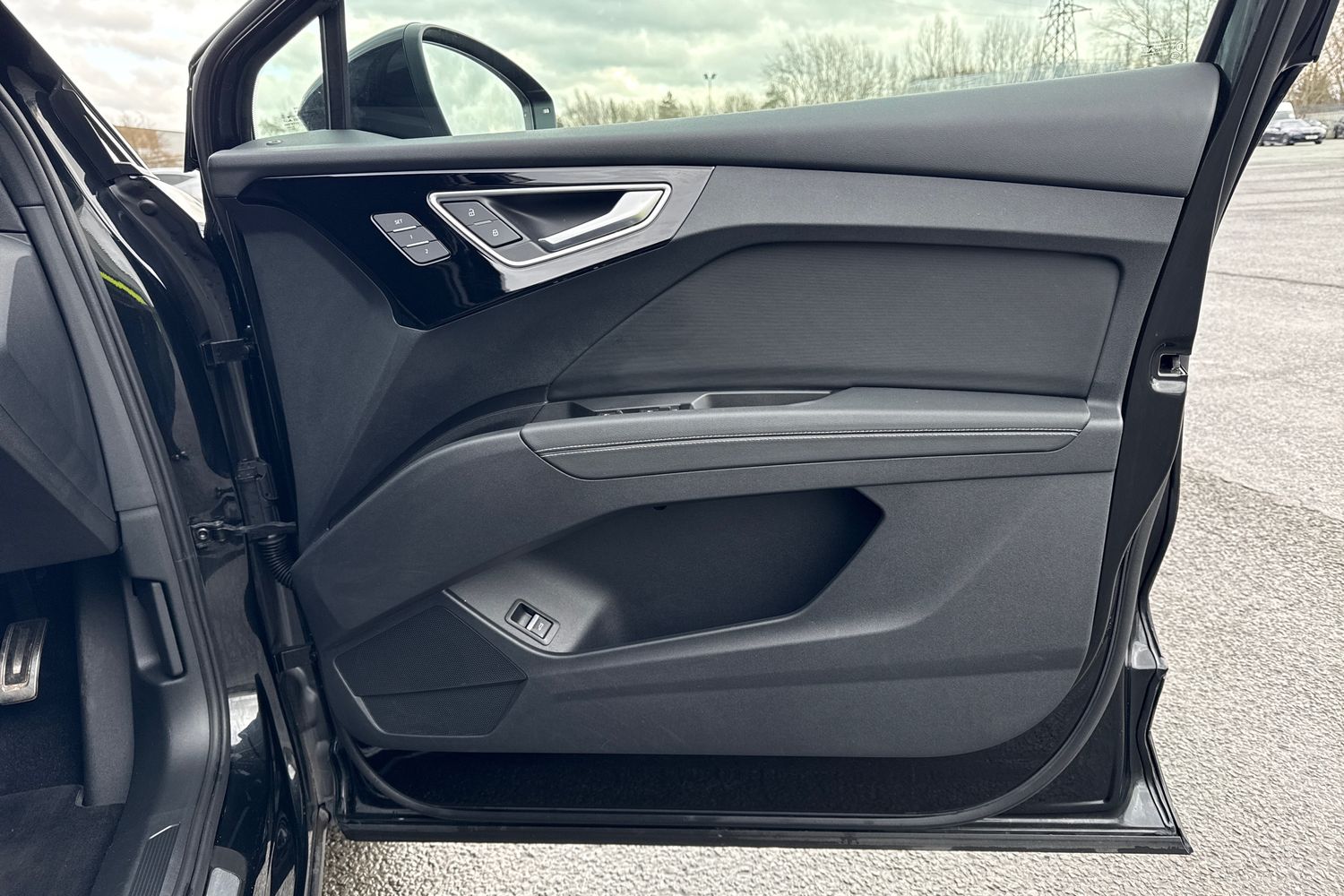 Used Audi Q4 e-tron 2022 for sale - 77262549: Photo 45