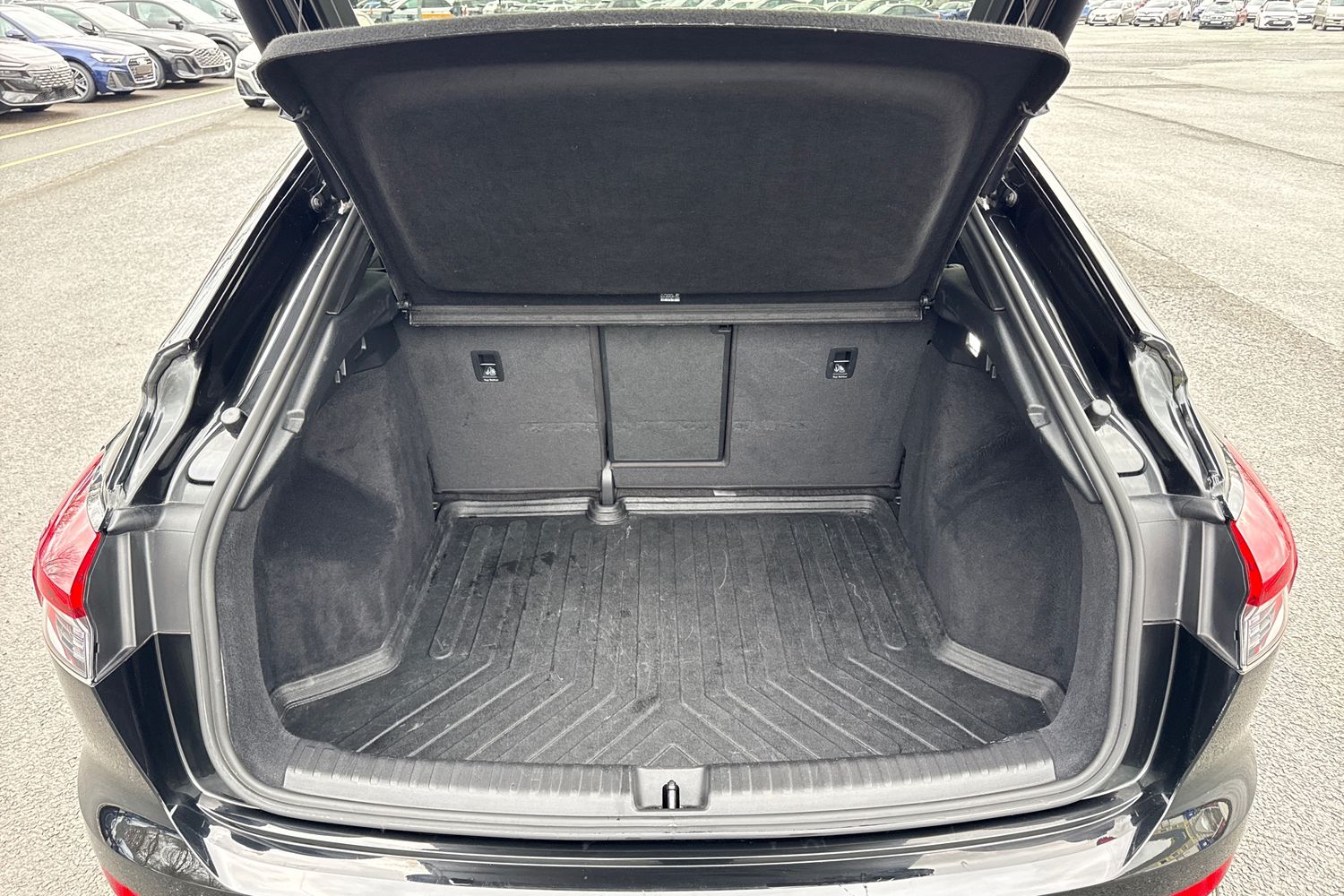 Used Audi Q4 e-tron 2022 for sale - 77262549: Photo 6