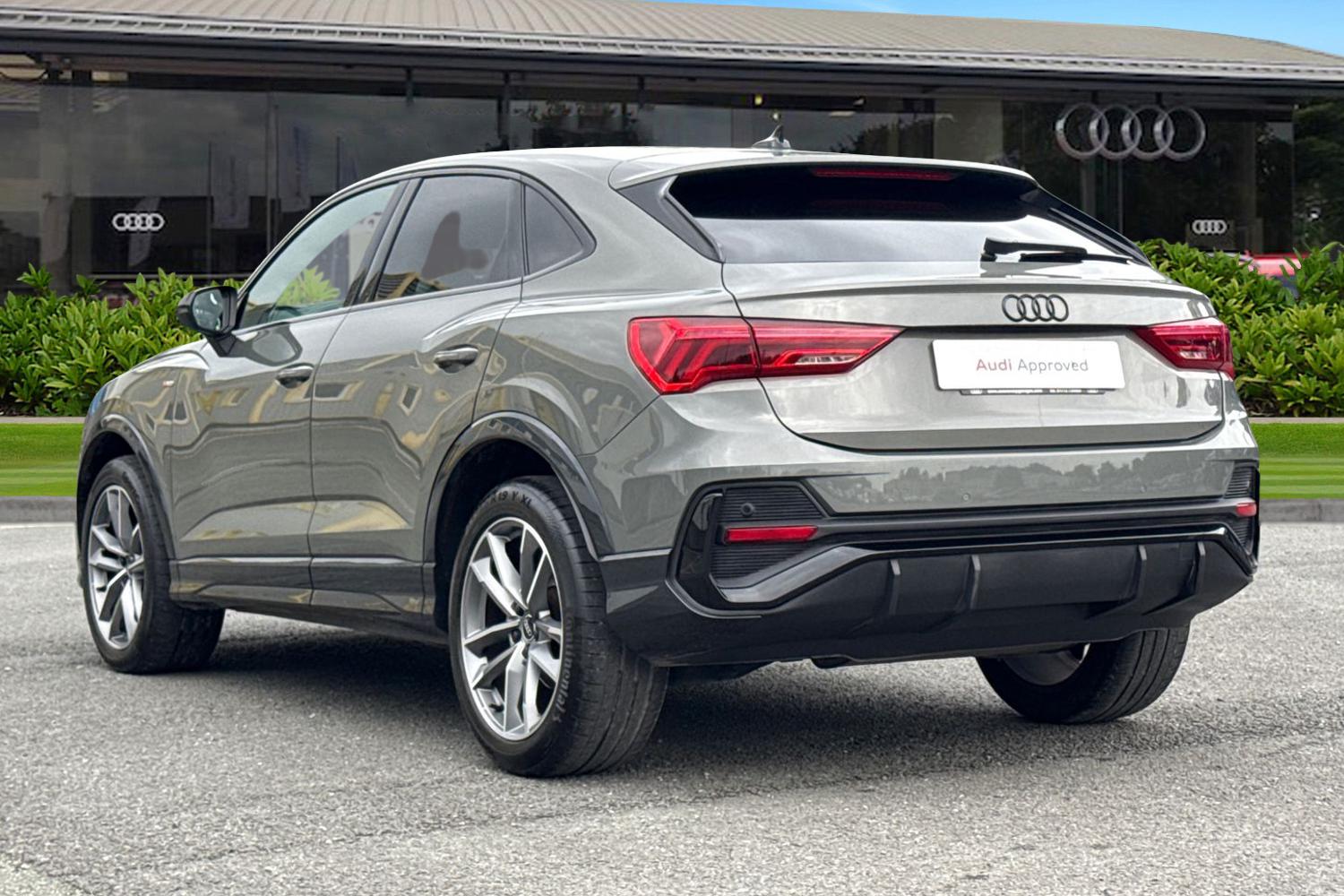 Used Audi Q3 2023 for sale - 76148969: Photo 2