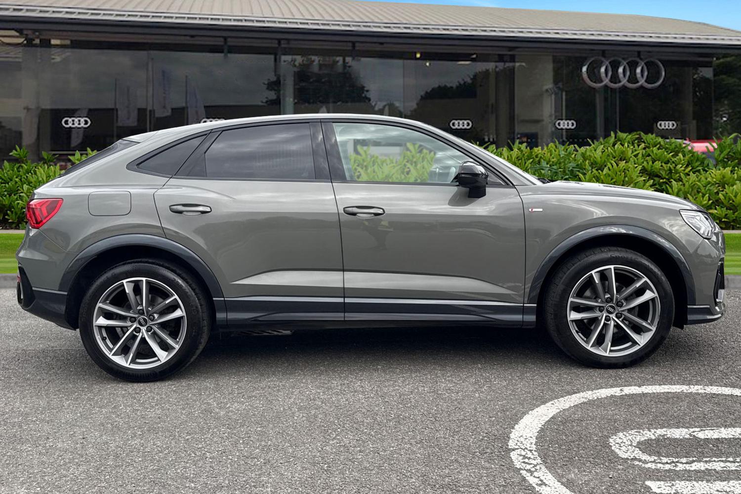 Used Audi Q3 2023 for sale - 76148969: Photo 3