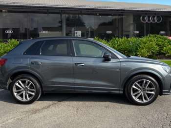 Used Audi Q3 2023 for sale - 75021101: Photo