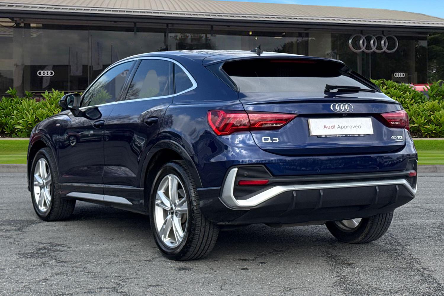 Used Audi Q3 2022 for sale - 78052679: Photo 2