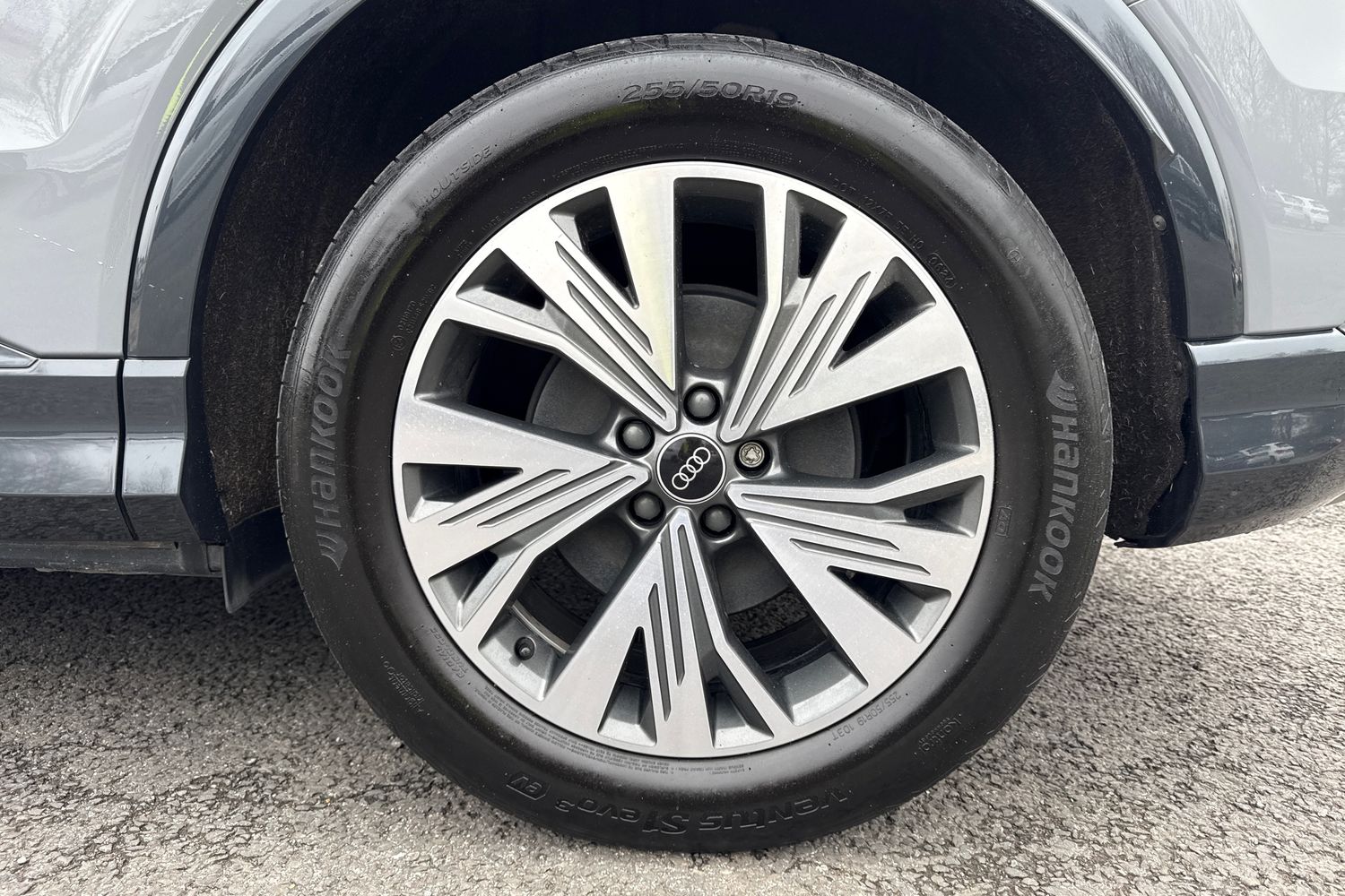 Used Audi Q4 e-tron 2024 for sale - 77812562: Photo 12