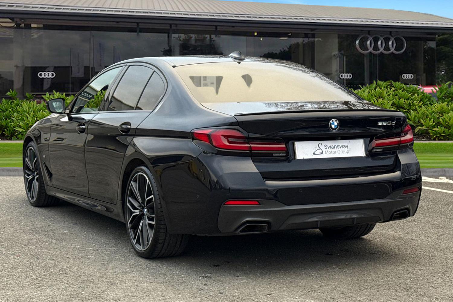 Used BMW 5 Series 2022 for sale - 77044323: Photo 2