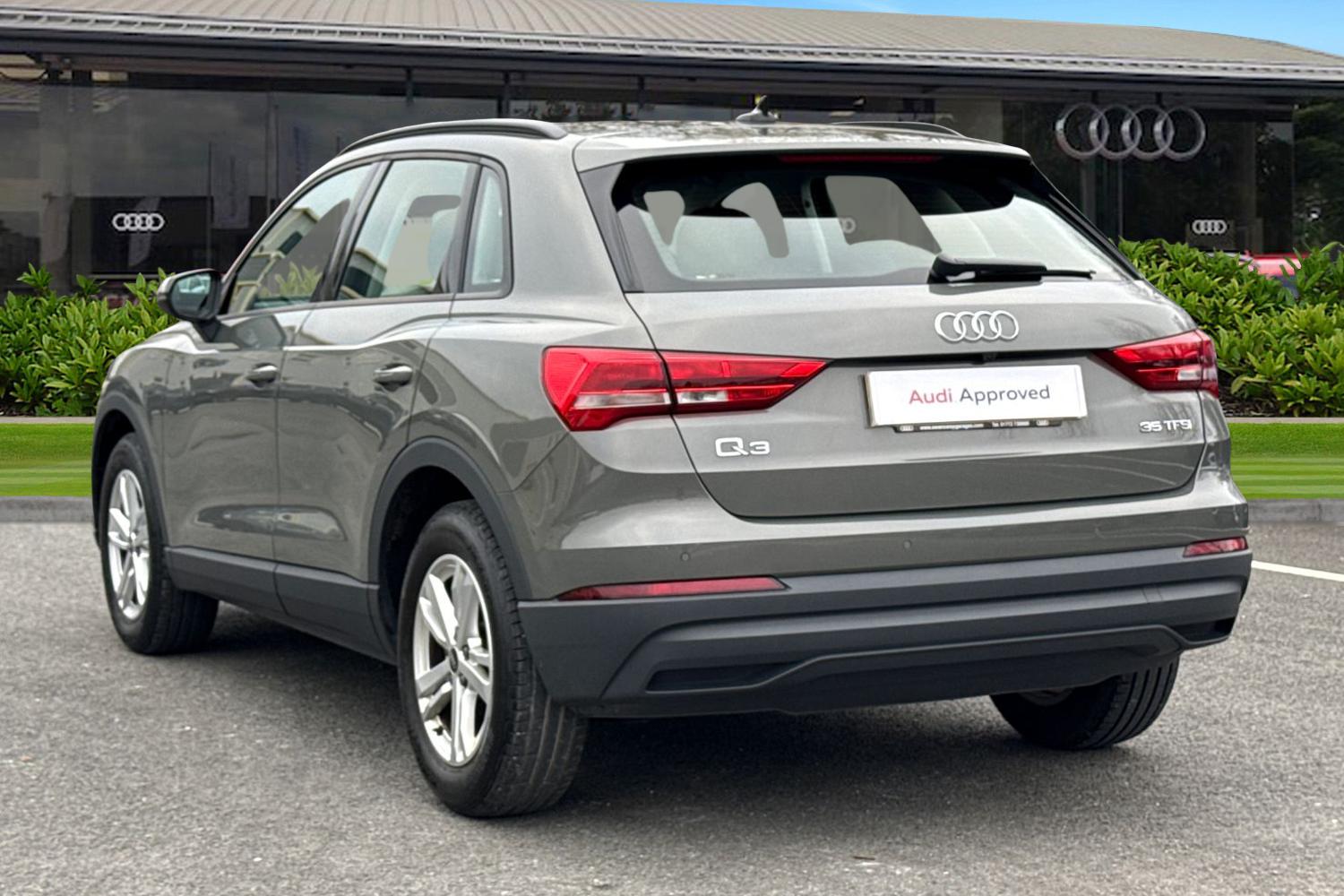 Used Audi Q3 2023 for sale - 77068759: Photo 2