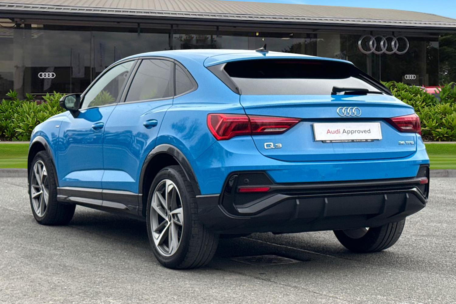 Used Audi Q3 2021 for sale - 77429597: Photo 2