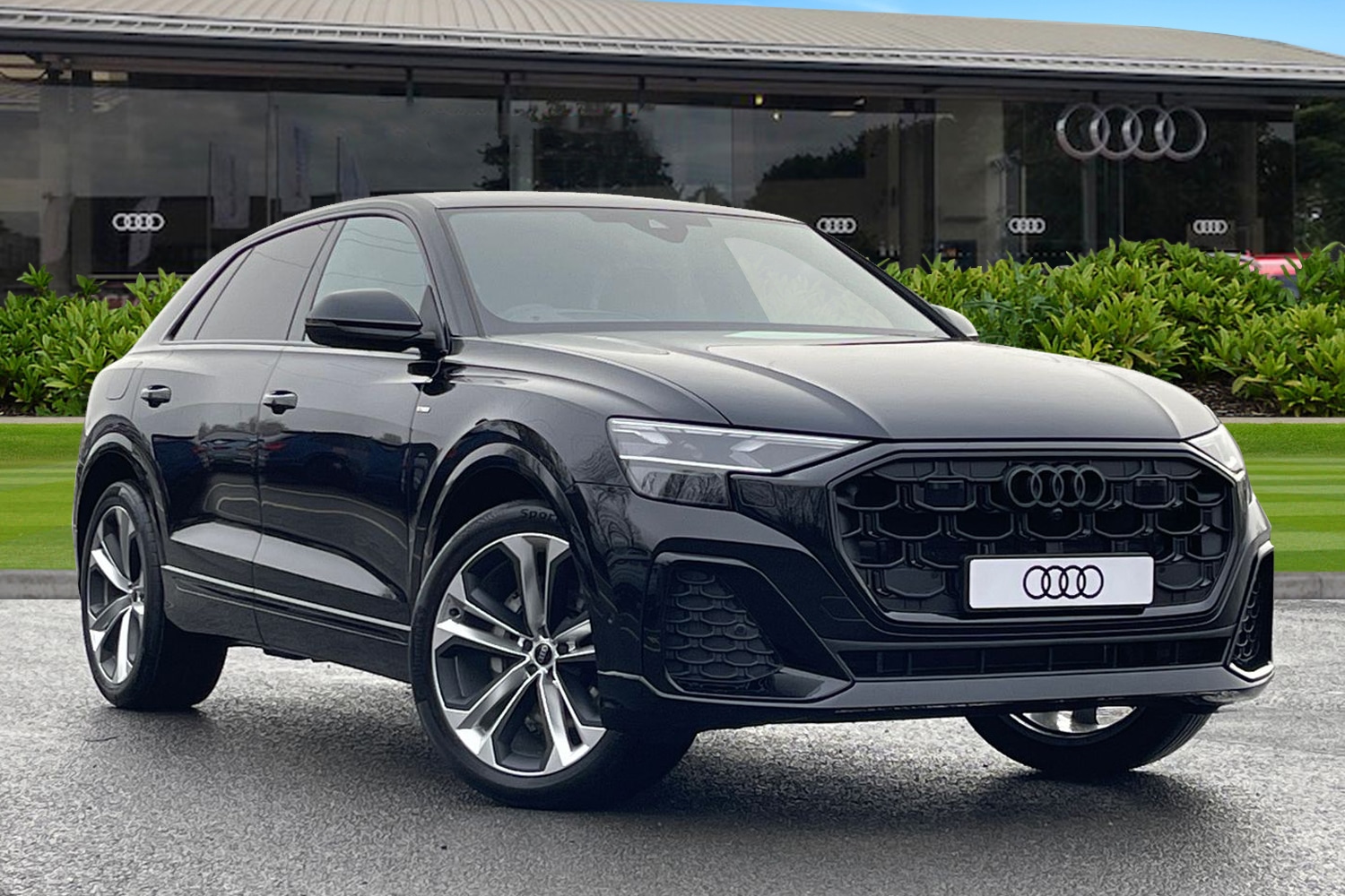 Used Audi Q8 2025 for sale - 76480894: Photo 1