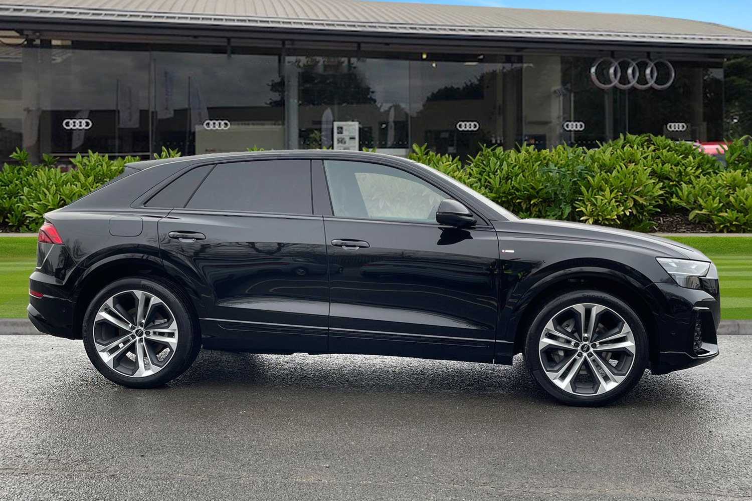 Used Audi Q8 2025 for sale - 76480894: Photo 3