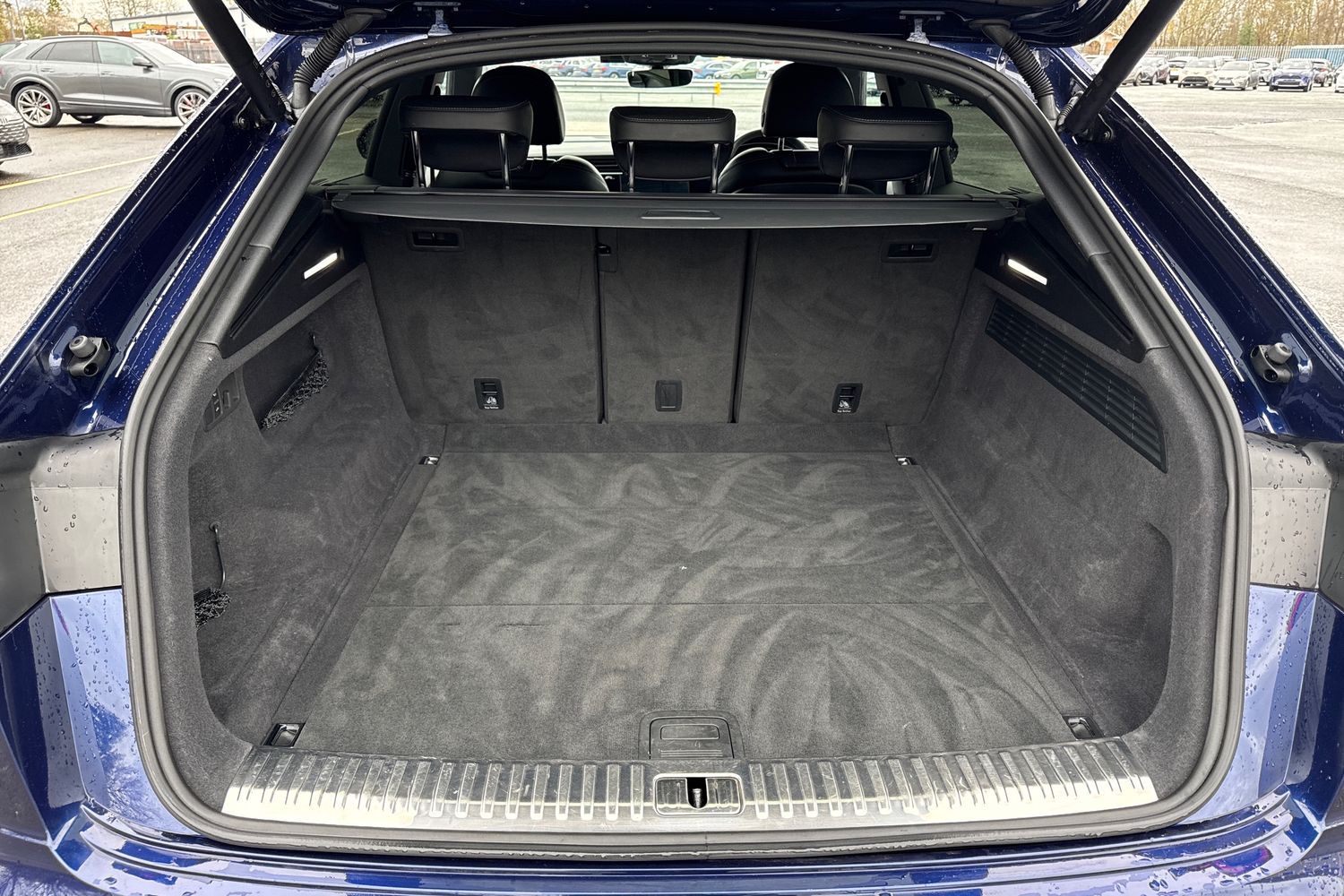 Used Audi Q8 2023 for sale - 76723695: Photo 9