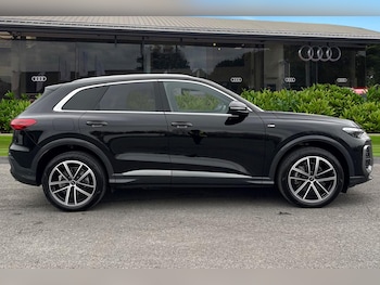 Used Audi Q5 2025 for sale - 77674979: Photo