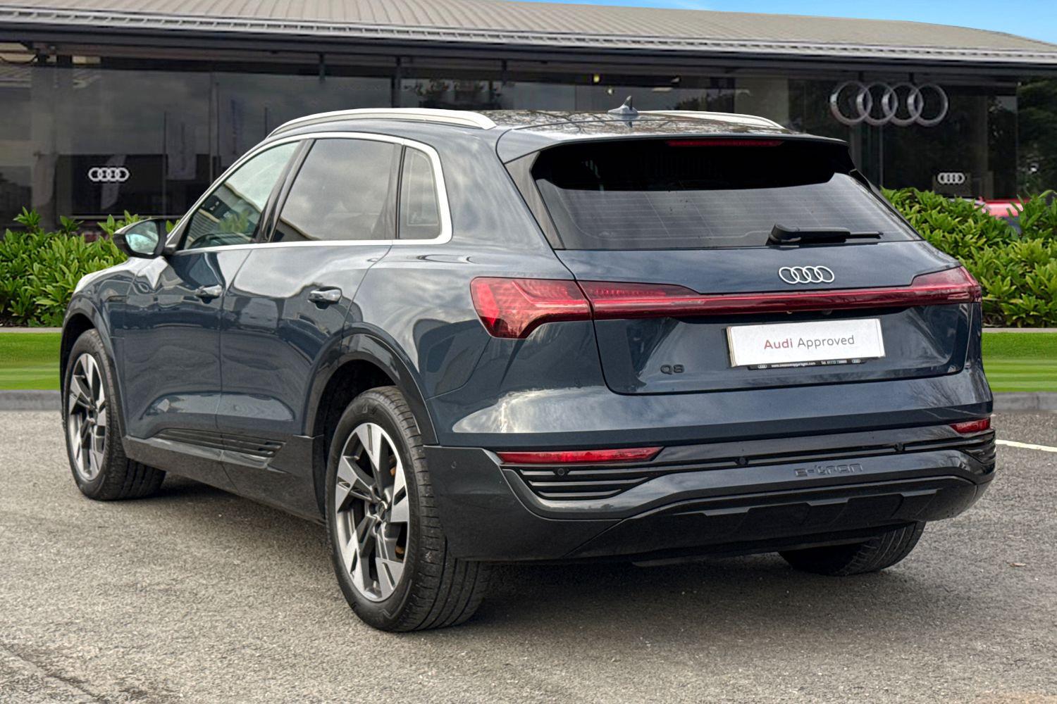 Used Audi Q8 2023 for sale - 77628616: Photo 2