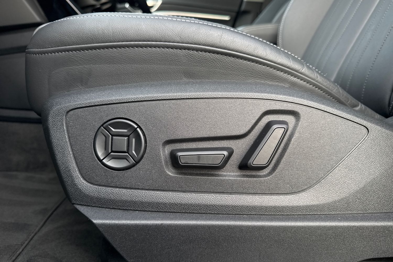 Used Audi Q8 2023 for sale - 77628616: Photo 32