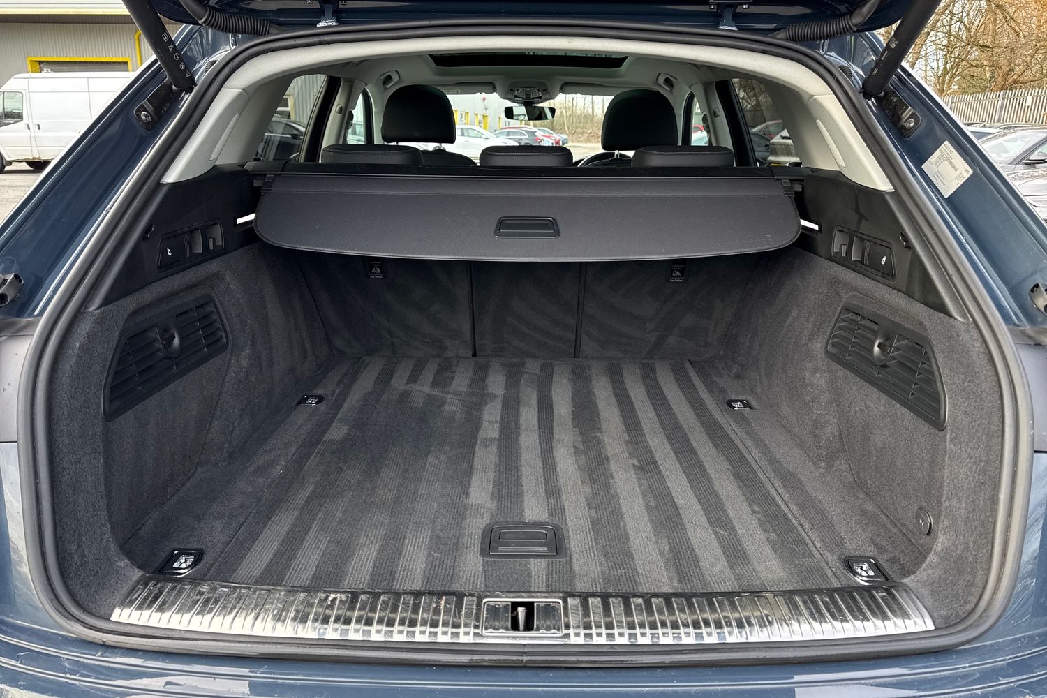 Used Audi Q8 2023 for sale - 77628616: Photo 7