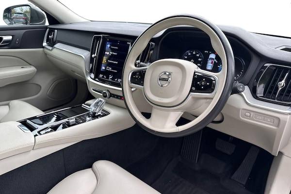 Used Volvo V60 2022 for sale - 76220247: Photo 14