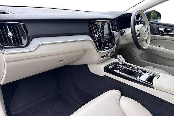 Used Volvo V60 2022 for sale - 76220247: Photo 15