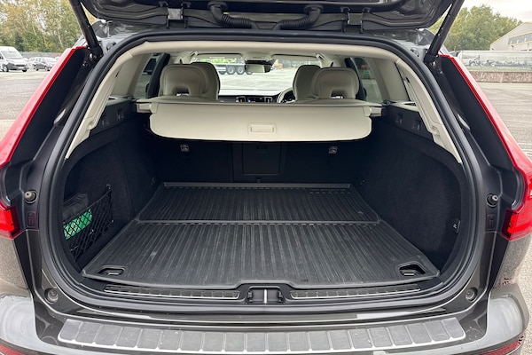 Used Volvo V60 2022 for sale - 76220247: Photo 7