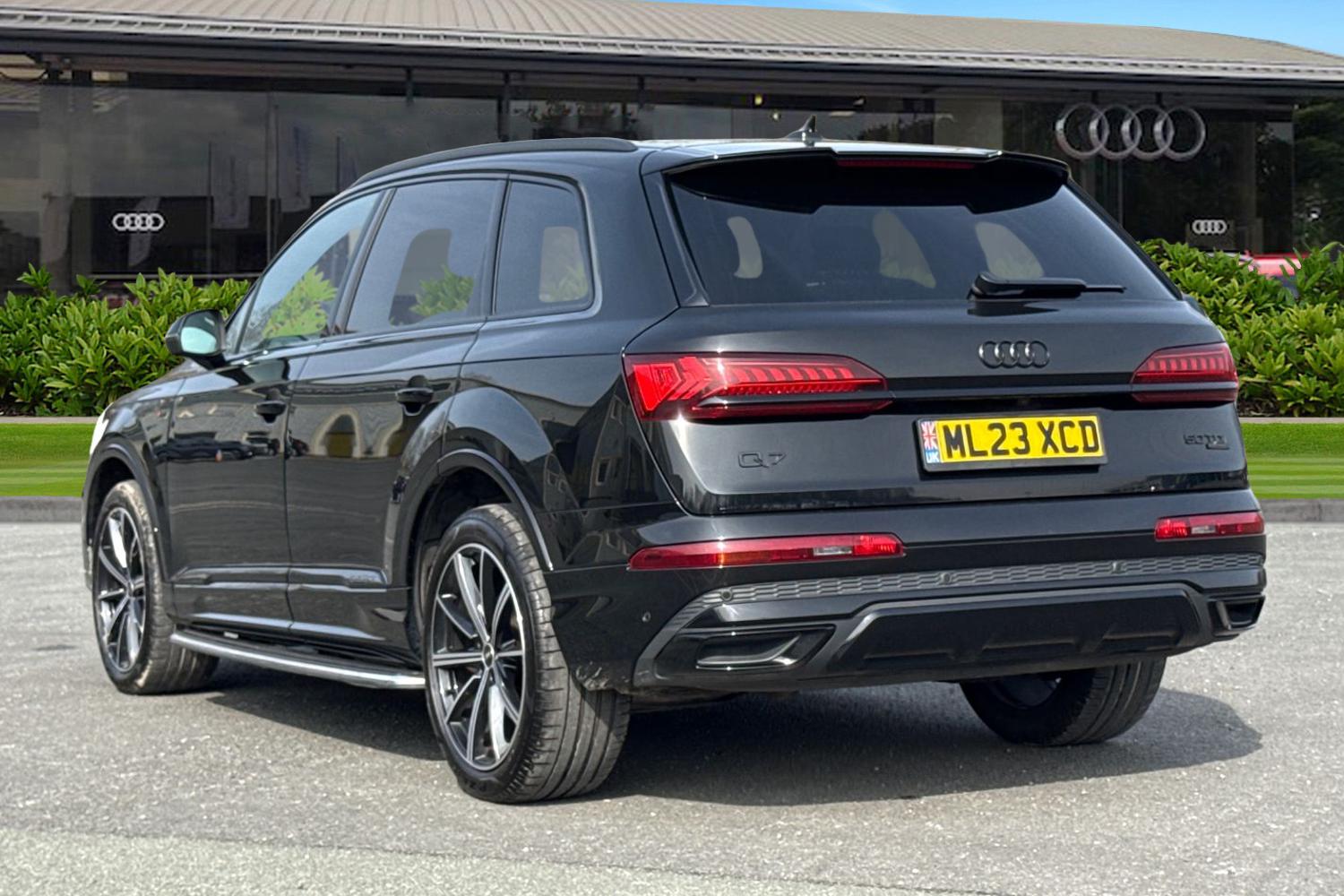 Used Audi Q7 2023 for sale - 77973481: Photo 2