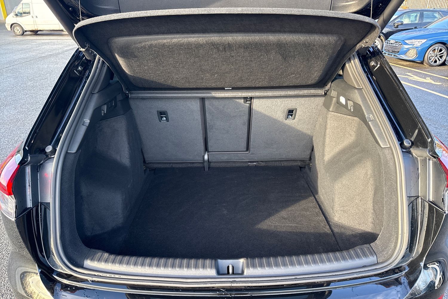 Used Audi Q4 e-tron 2025 for sale - 77211467: Photo 7